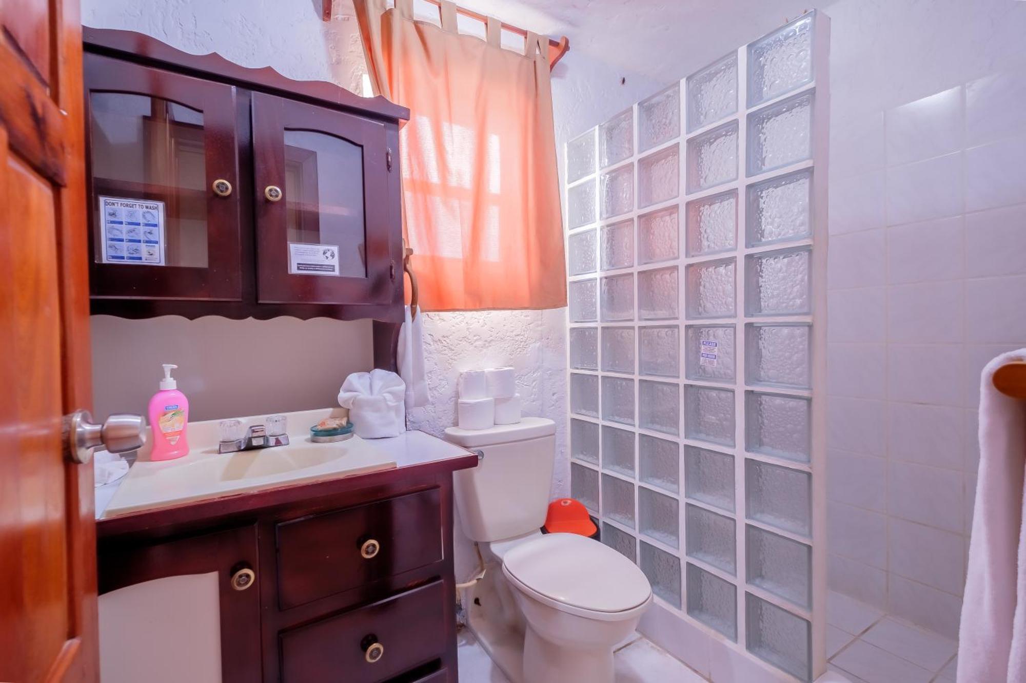Seven Seas Resort Adults Only Сан Педро Екстериор снимка